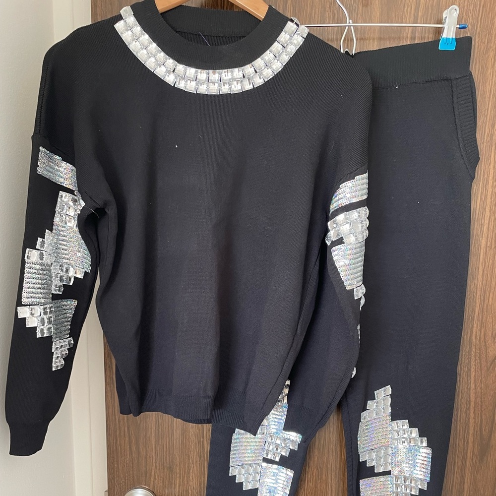 Woven jogging suit